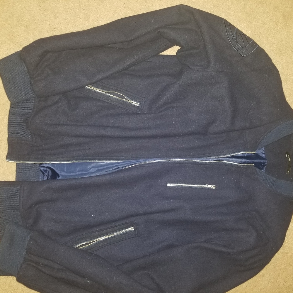 dark blue mont